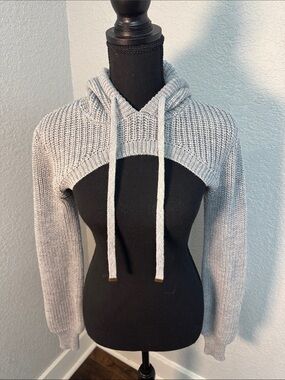 Almost Famous Light Gray Cropped Hooded Sweater Balloon Sleeves